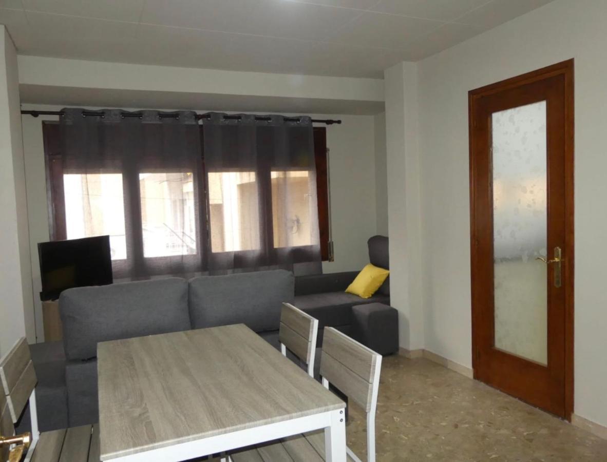 Apartament Encantador Al Centre De Vic Aptgarbi Luaran gambar
