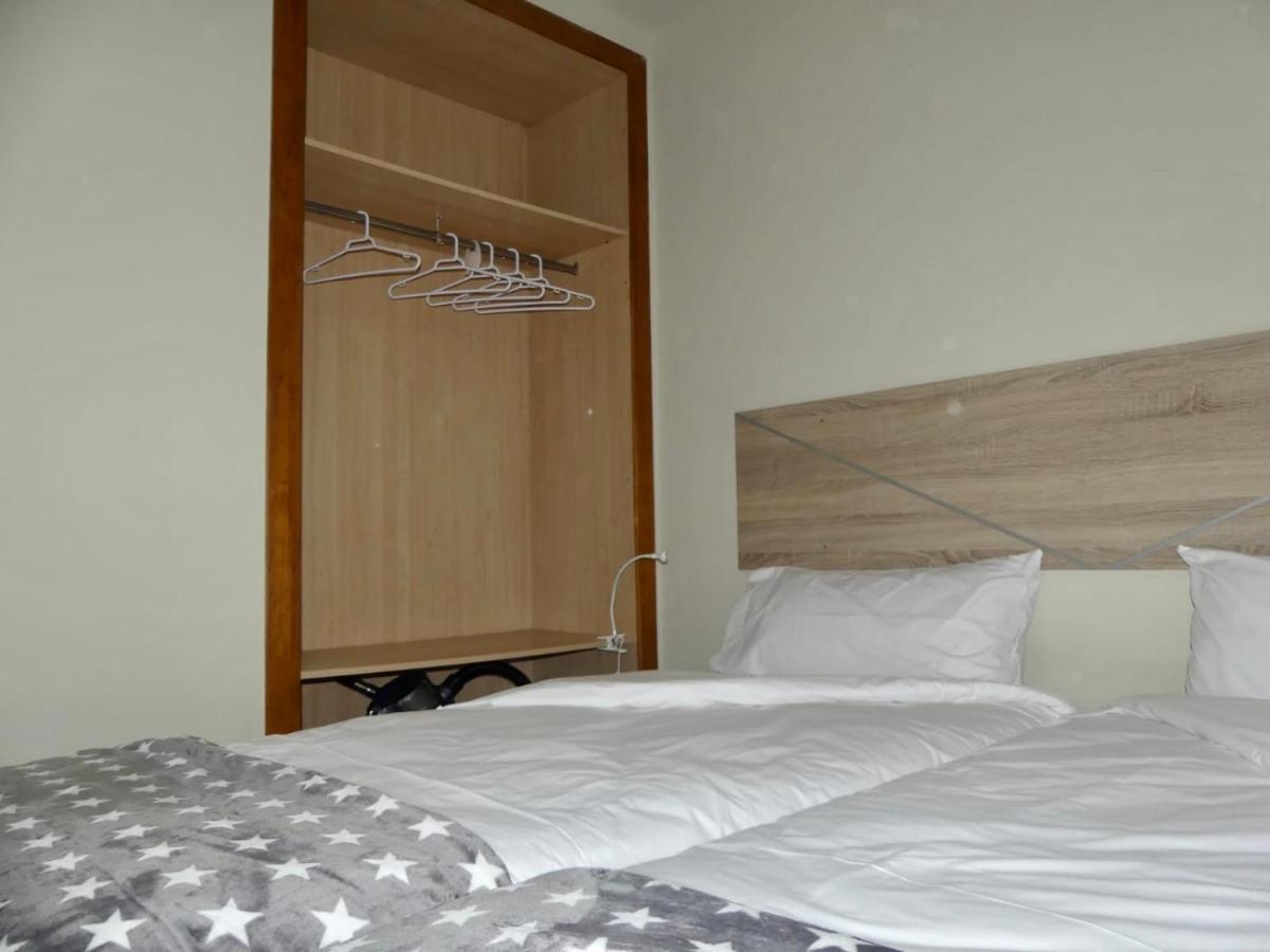 Apartament Encantador Al Centre De Vic Aptgarbi Luaran gambar