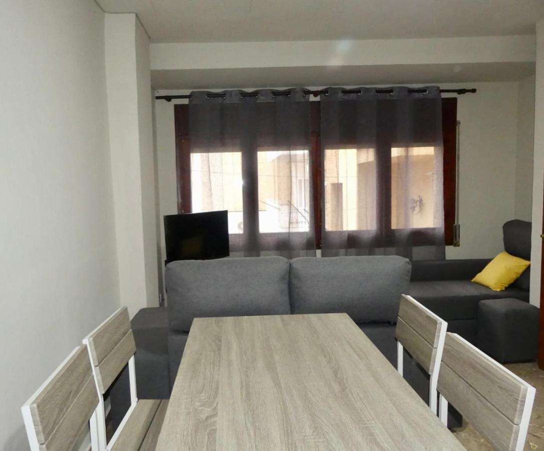 Apartament Encantador Al Centre De Vic Aptgarbi Luaran gambar