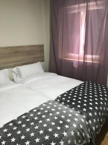 Apartament Encantador Al Centre De Vic Aptgarbi Luaran gambar